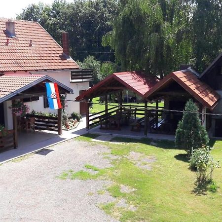 Apartments With A Parking Space Smoljanac, Plitvice - 12345 Екстер'єр фото