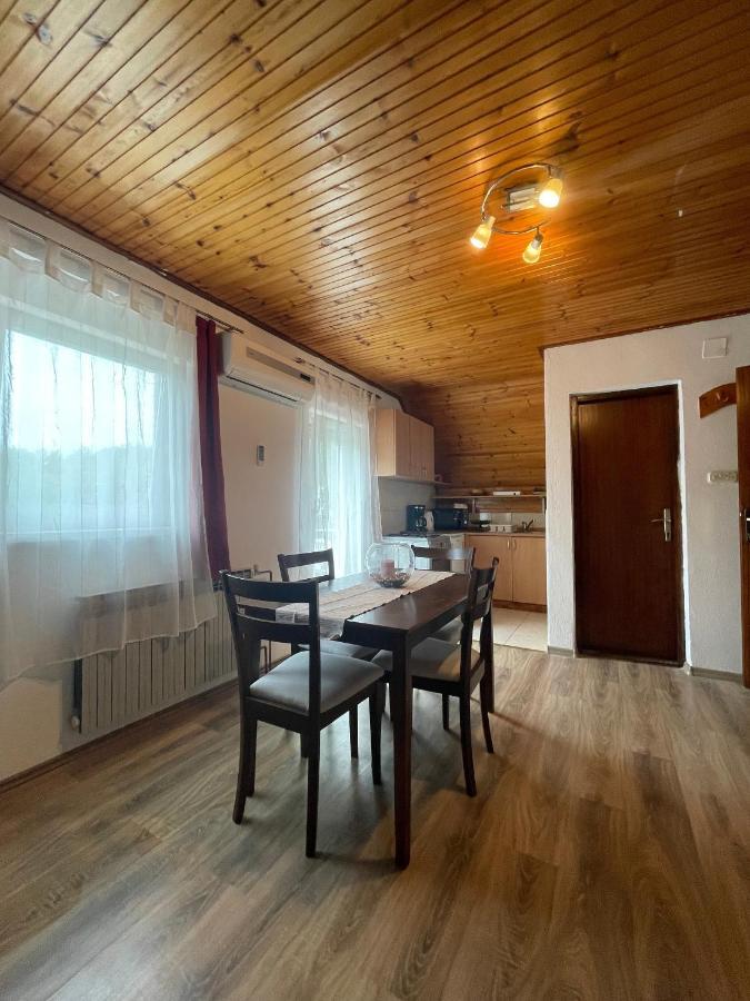 Apartments With A Parking Space Smoljanac, Plitvice - 12345 Екстер'єр фото