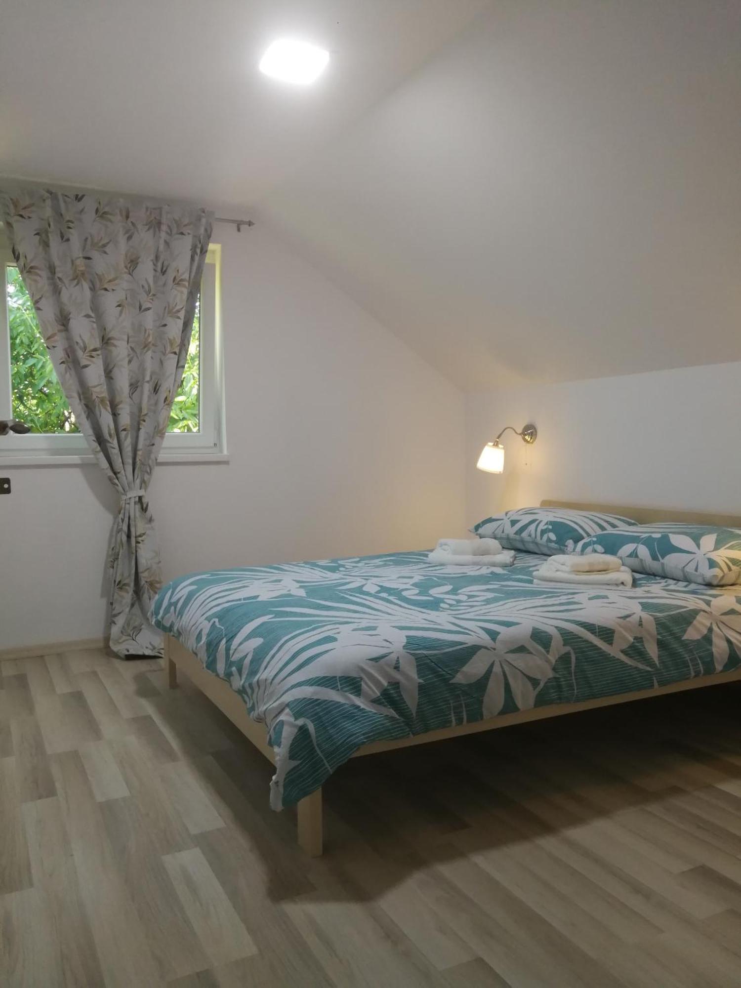 Apartments With A Parking Space Smoljanac, Plitvice - 12345 Номер фото